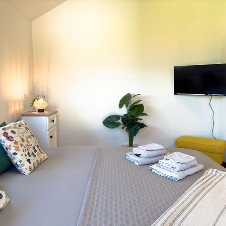Serenity Vista Retreat Bnb Bescheid ภายนอก รูปภาพ