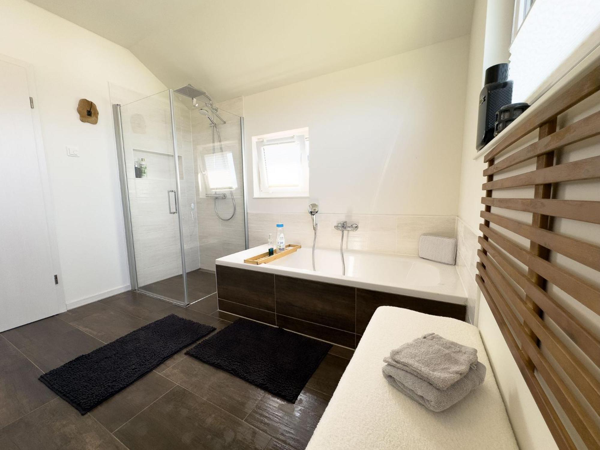 Serenity Vista Retreat Bnb Bescheid ภายนอก รูปภาพ