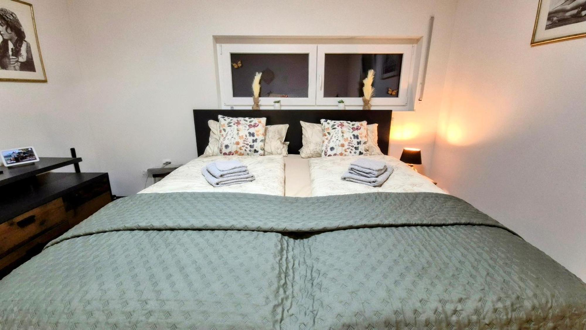 Serenity Vista Retreat Bnb Bescheid ภายนอก รูปภาพ